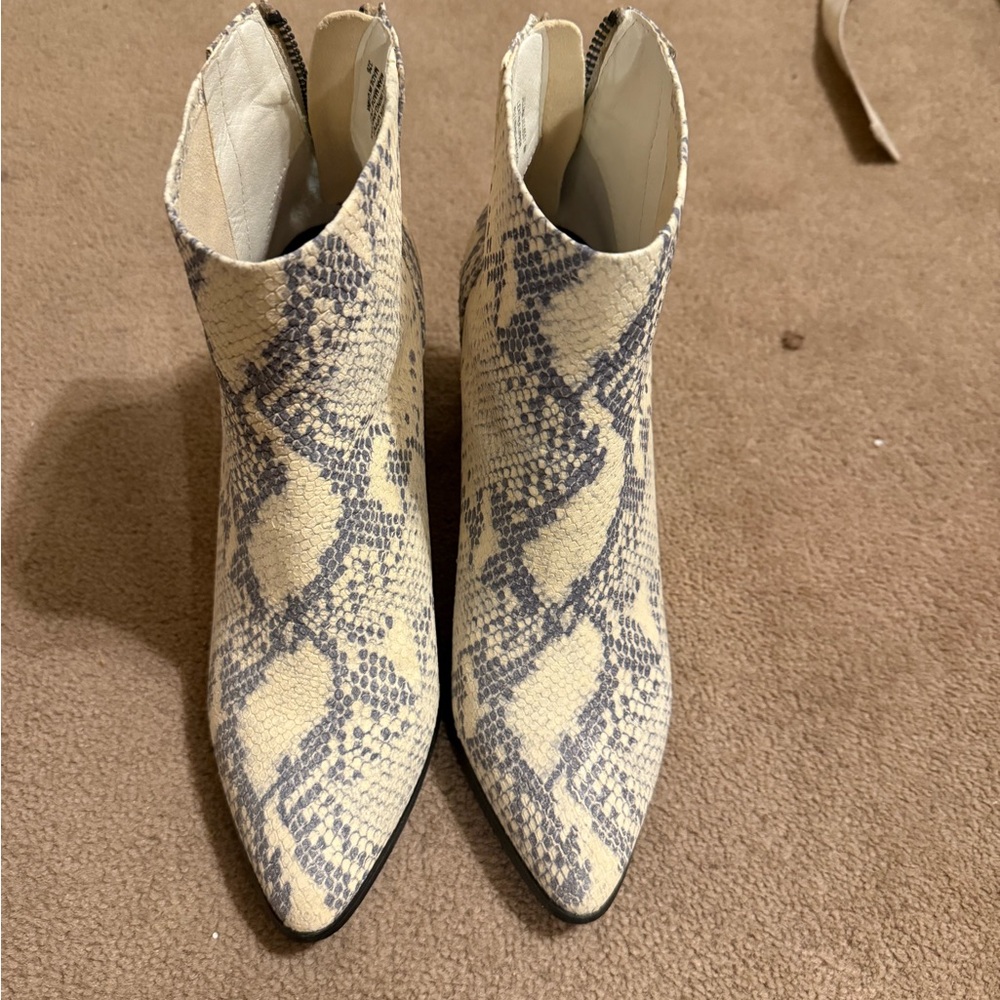 Steve Madden Cream and Gray Snake Print Heeled Boots